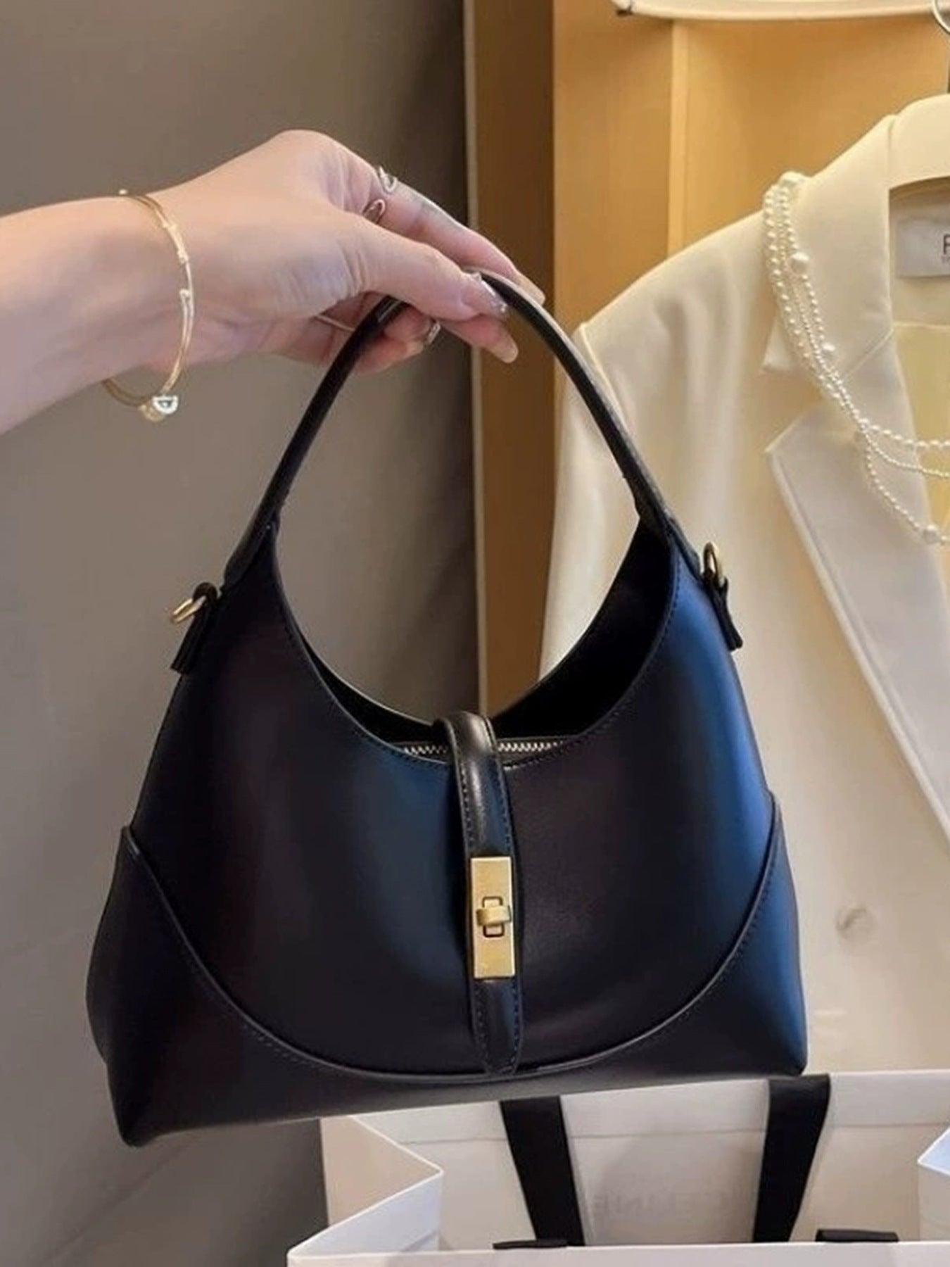 Dollcini Elegáns Női Kézitáska Levehető Neszesszerrel és Állítható Vállpánttal